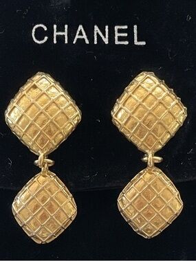 RARE VINTAGE Chanel 1990 Diamond Quilted Lattice Crystal Drop Dangle Earrings